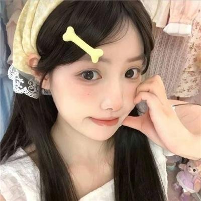 追梦的黎族女娃娃